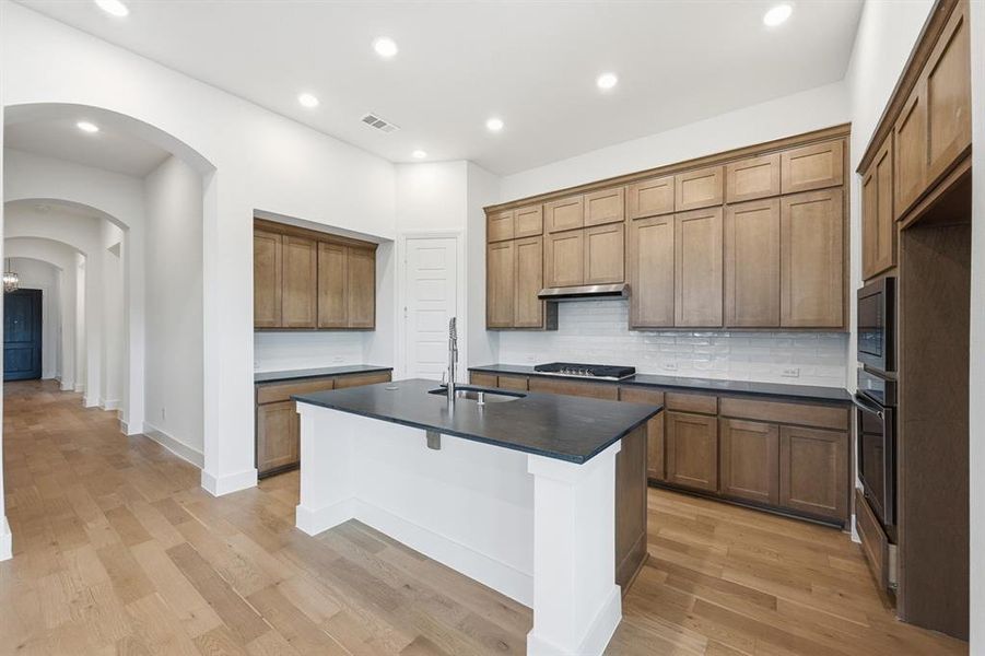 Furnished interior view inside a new home in Sandbrock Ranch, Aubrey (Image 11).