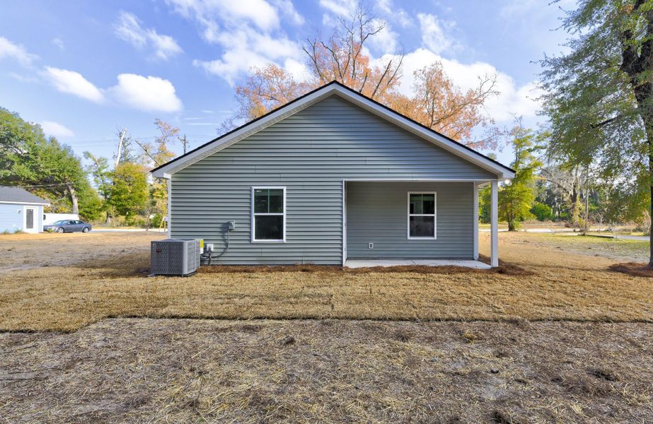 Exterior details and patio area of a home in , Walterboro (Image 23).