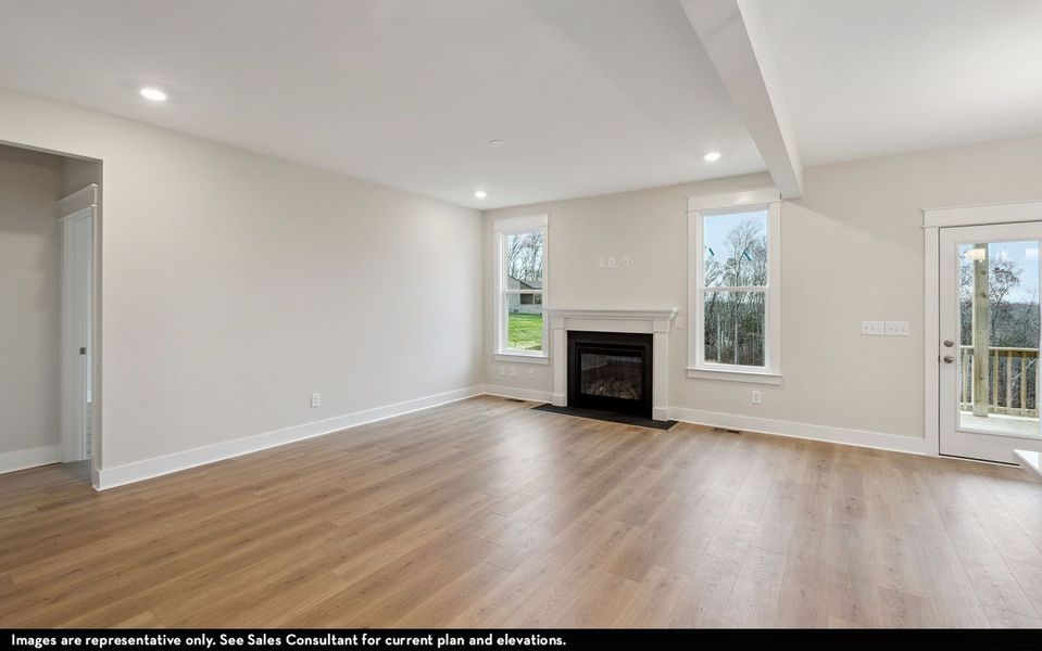 Spacious, unfurnished interior of a new home in McCain's Station, Gallatin (Image 16).