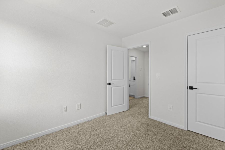 Spacious, unfurnished interior of a new home in Avery Centre, Round Rock (Image 31). Spacious, unfurnished interior of a new home in Avery Centre, Round Rock (Image 31).