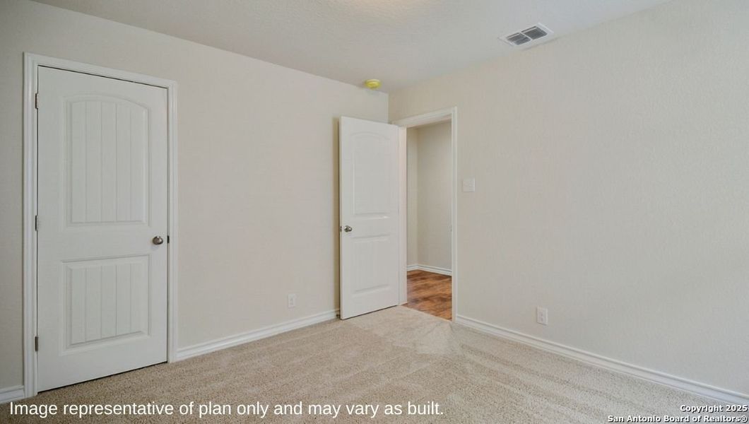 Spacious, unfurnished interior of a new home in Stonehill, San Antonio (Image 19).