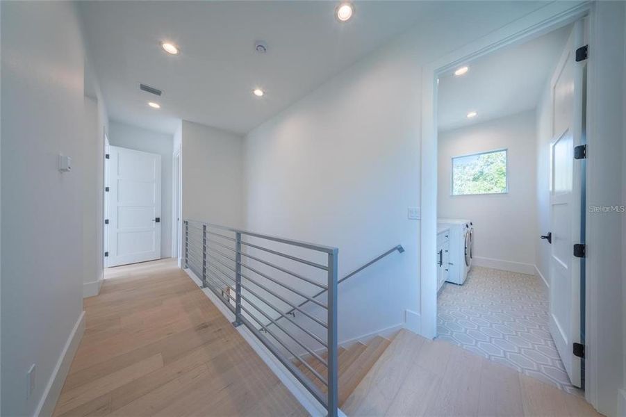 Spacious, unfurnished interior of a new home in , Sarasota (Image 23).