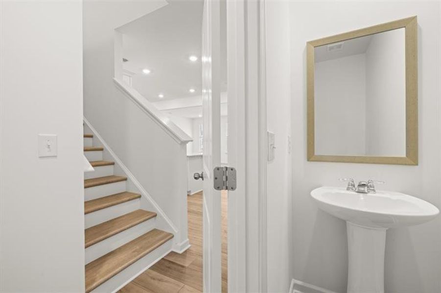 Spacious, unfurnished interior of a new home in , Bethlehem (Image 12).