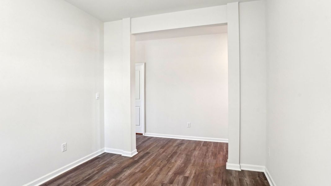 Spacious, unfurnished interior of a new home in Valleywood Farms, Waynesville (Image 11).