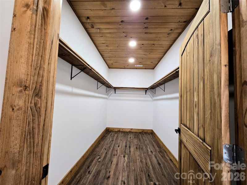 Spacious, unfurnished interior of a new home in , Murphy (Image 21).