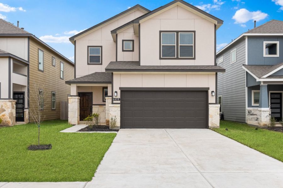 Front exterior of a new home in Glendale Lakes, Rosharon, TX, highlighting curb appeal (Image 20). Front exterior of a new home in Glendale Lakes, Rosharon, TX, highlighting curb appeal (Image 20).