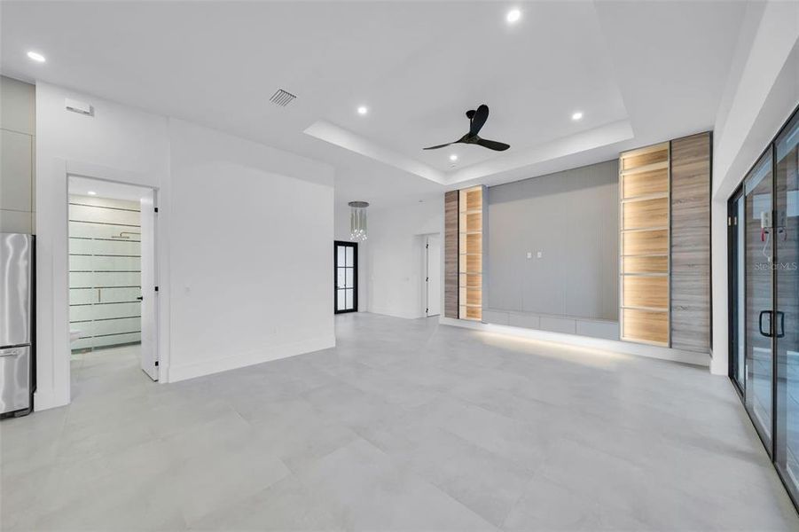 Spacious, unfurnished interior of a new home in , Cape Coral (Image 49).