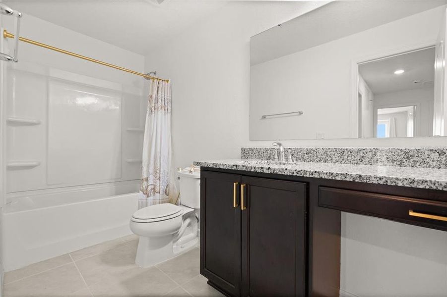 Furnished interior view inside a new home in , Davenport (Image 15).