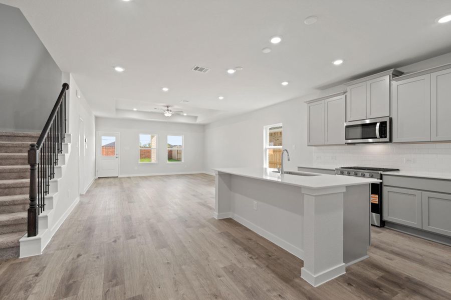 Spacious, unfurnished interior of a new home in Sunterra, Katy (Image 15). Spacious, unfurnished interior of a new home in Sunterra, Katy (Image 15).