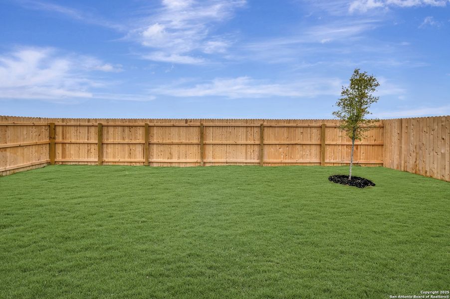 Exterior details and patio area of a home in Park Place, New Braunfels (Image 3).