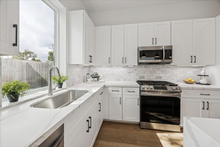 **Not of actual Home** Photos are of on-site model home reflecting finish level & finsihes**