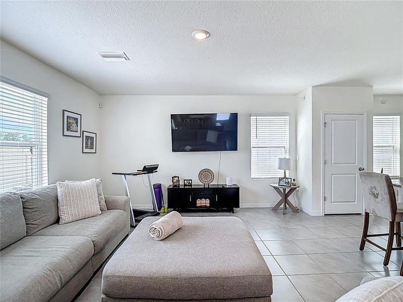Furnished interior view inside a new home in , Wesley Chapel (Image 17).