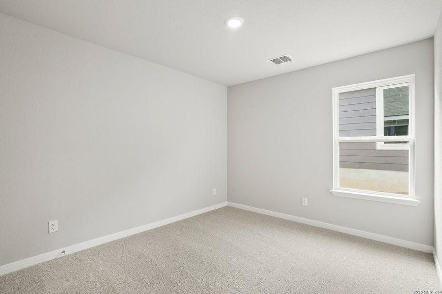 Spacious, unfurnished interior of a new home in Hickory Ridge, Elmendorf (Image 23).