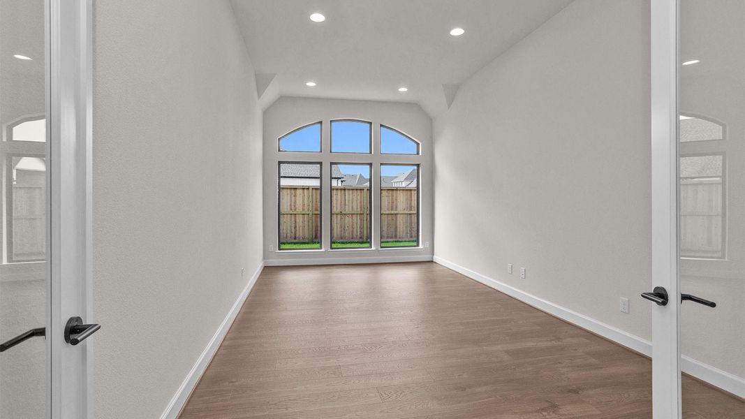 Spacious, unfurnished interior of a new home in Briarley, Montgomery (Image 17).