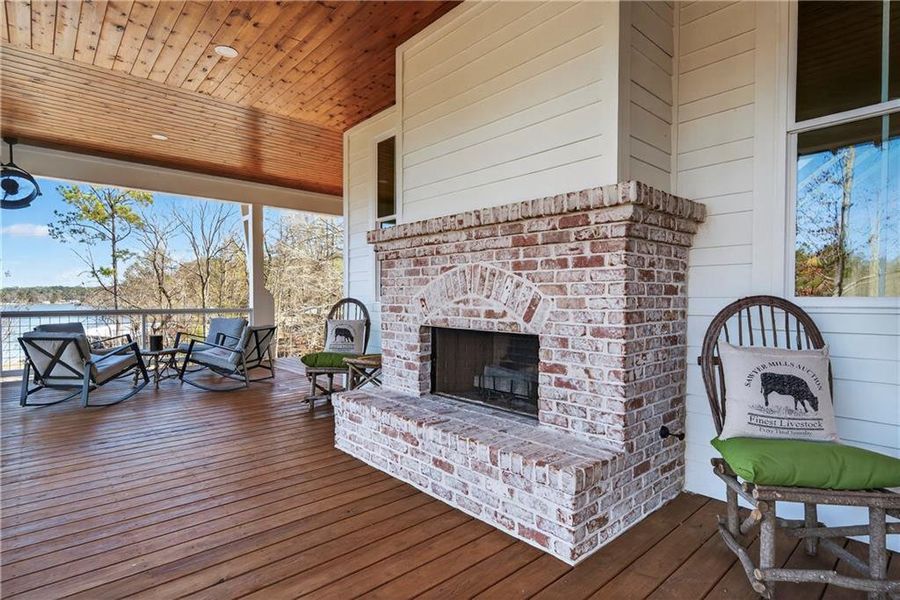 Exterior details and patio area of a home in , Eatonton (Image 24).