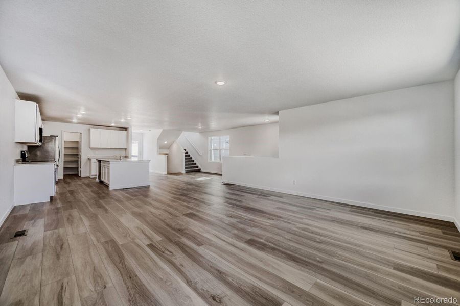 Spacious, unfurnished interior of a new home in Preserve at Mesa Creek, Colorado Springs (Image 14).