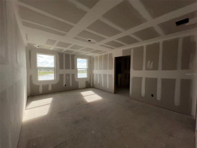 Spacious, unfurnished interior of a new home in Hawks Run, Kissimmee (Image 3).