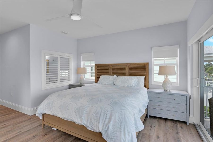 Furnished interior view inside a new home in , Marathon (Image 11).