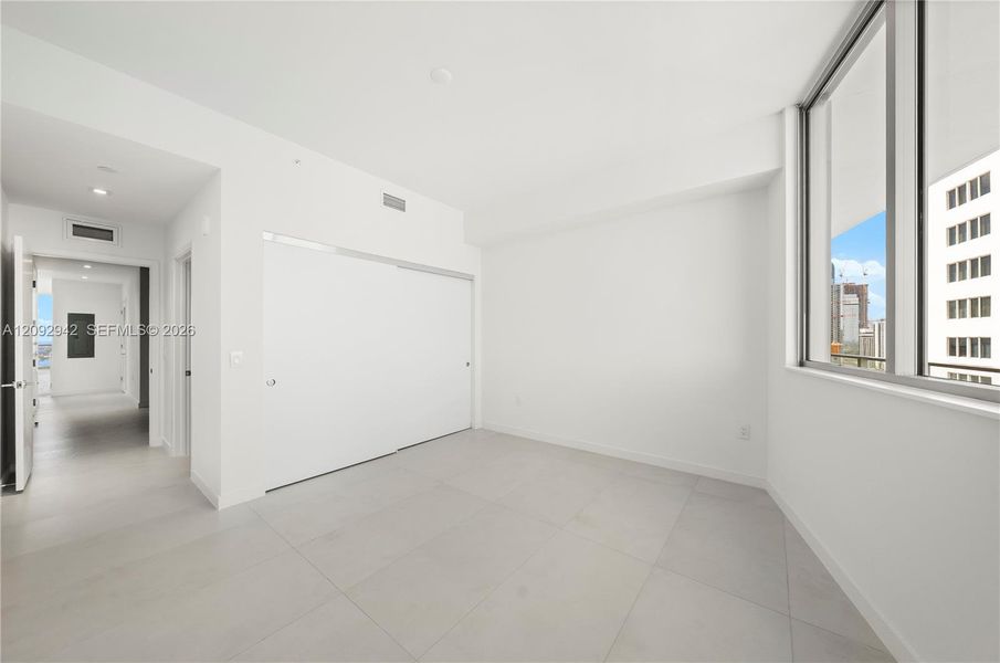 Spacious, unfurnished interior of a new home in , Miami (Image 26).