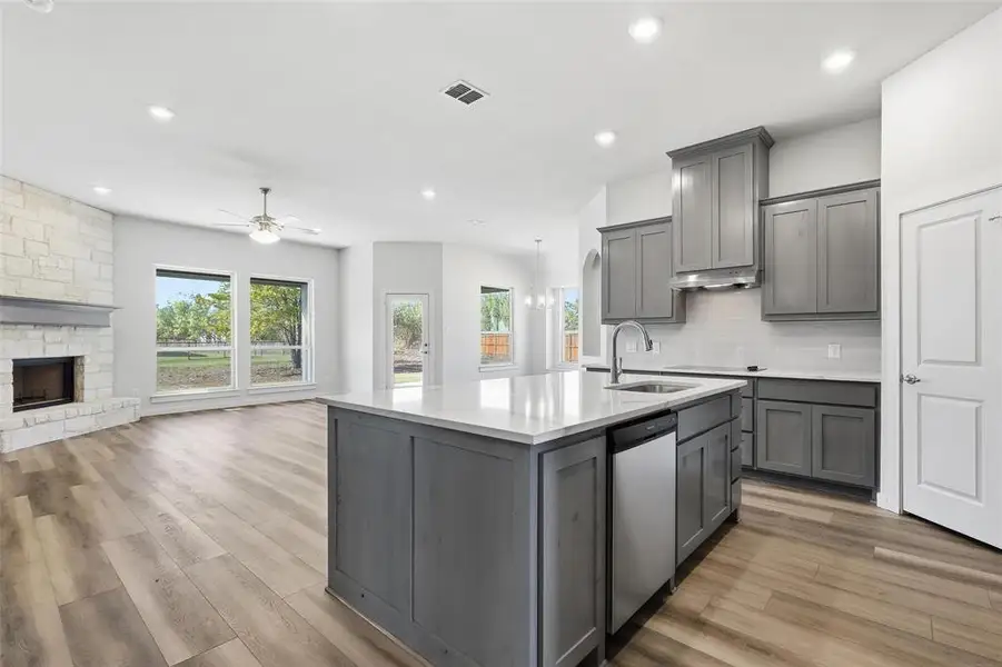 Furnished interior view inside a new home in Pyramid Acres, Benbrook (Image 14). Furnished interior view inside a new home in Pyramid Acres, Benbrook (Image 14).