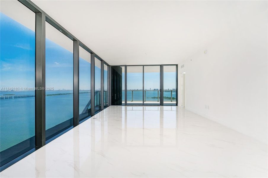Spacious, unfurnished interior of a new home in Aria Reserve, Miami (Image 26).