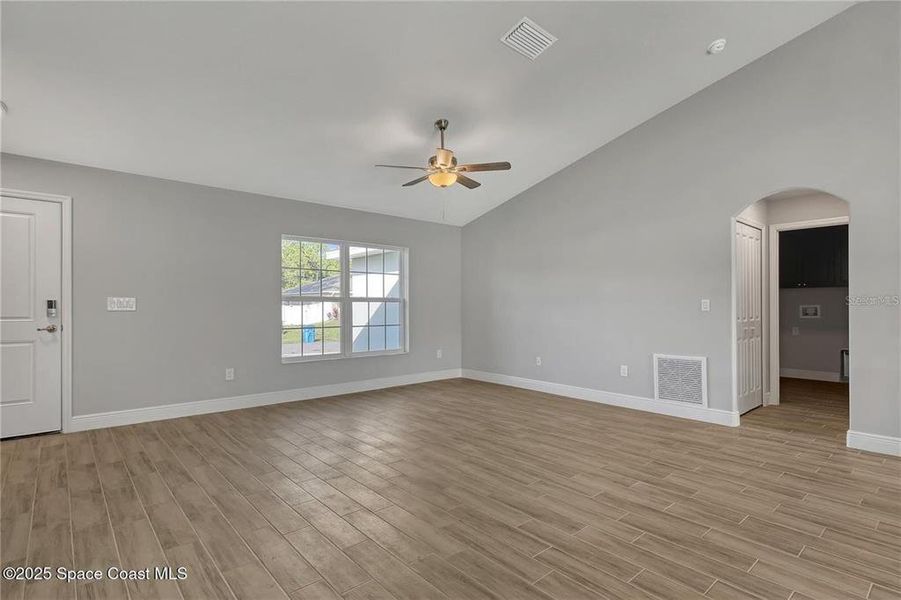 Spacious, unfurnished interior of a new home in , Punta Gorda (Image 15).
