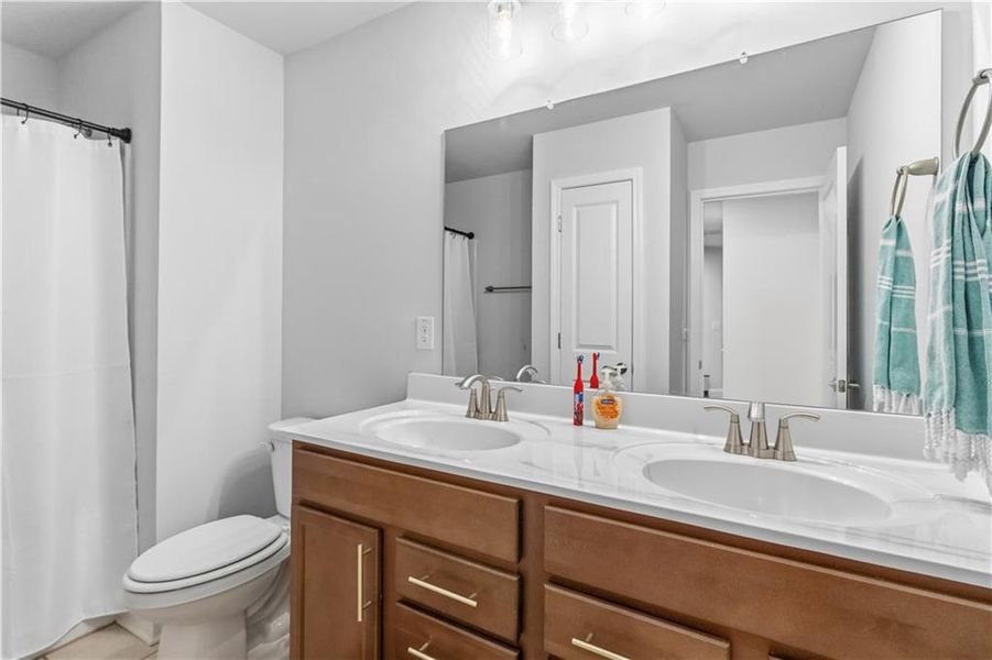 Furnished interior view inside a new home in Everton, Peachtree City (Image 34).