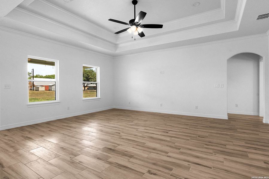 Spacious, unfurnished interior of a new home in , Marion (Image 13).