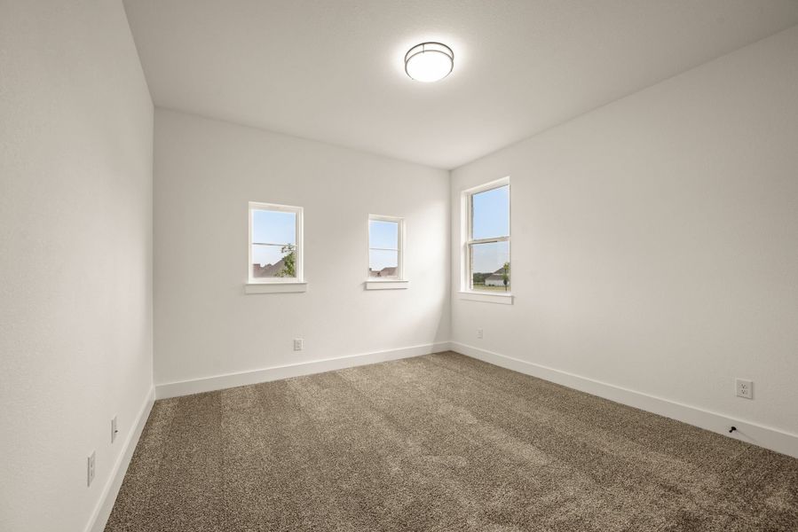Spacious, unfurnished interior of a new home in Highland Oaks, Boyd (Image 33).