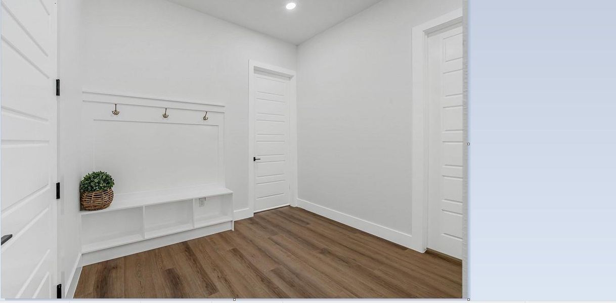 Spacious, unfurnished interior of a new home in , Conroe (Image 24). Spacious, unfurnished interior of a new home in , Conroe (Image 24).