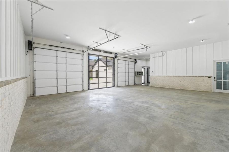 Spacious, unfurnished interior of a new home in , Hoschton (Image 58).