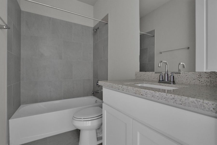 Furnished interior view inside a new home in Canterra Creek  60', Rosharon (Image 16).