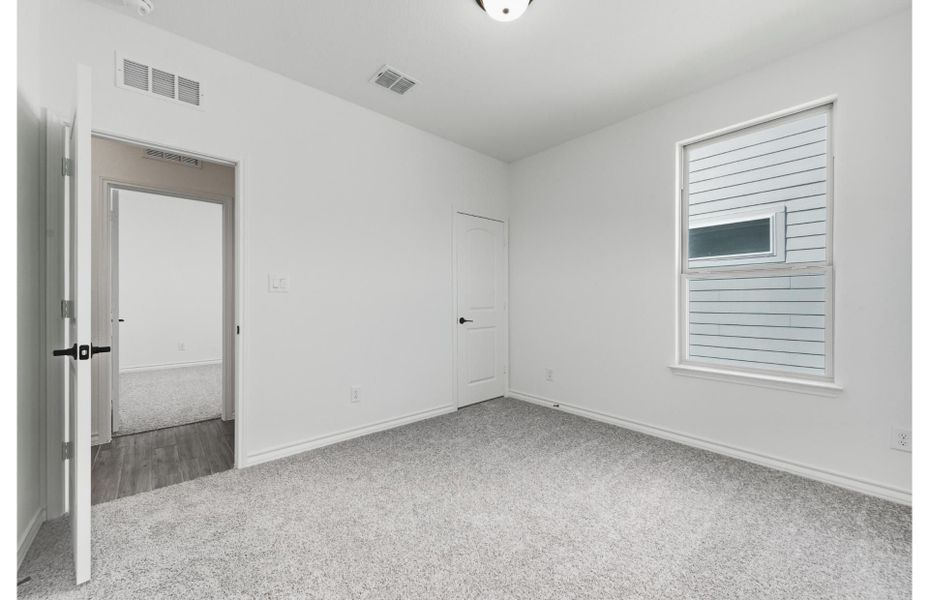Spacious, unfurnished interior of a new home in Lily Springs, Seguin (Image 11). Spacious, unfurnished interior of a new home in Lily Springs, Seguin (Image 11).