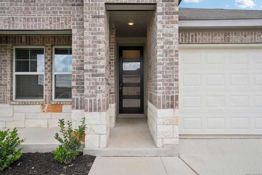 Exterior details and patio area of a home in Sagebrooke - Premier Series, San Antonio (Image 3).
