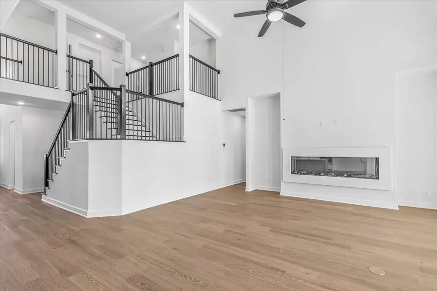 Spacious, unfurnished interior of a new home in , Missouri City (Image 30).