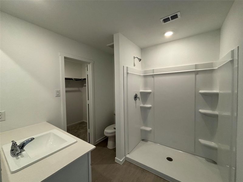 Furnished interior view inside a new home in Binford Creek, Waller (Image 12).