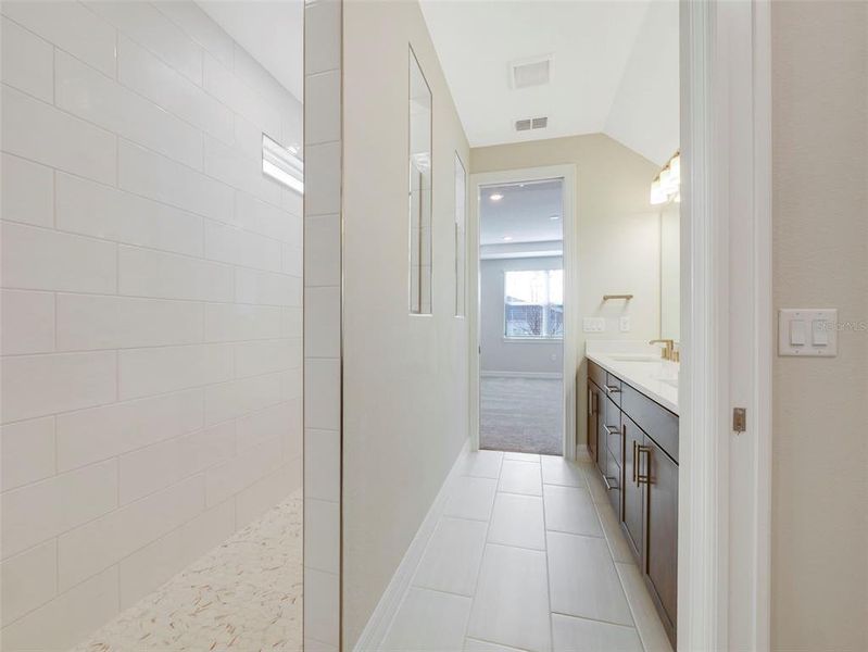 Furnished interior view inside a new home in Willow Ridge, Montverde (Image 16).