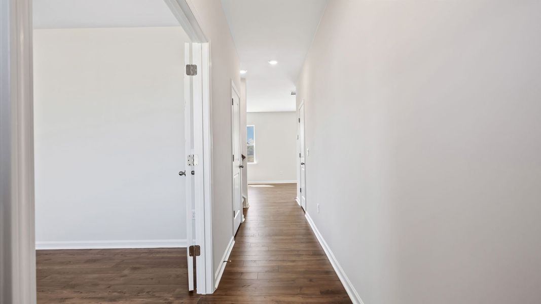 Spacious, unfurnished interior of a new home in Woodglen, Piedmont (Image 11).