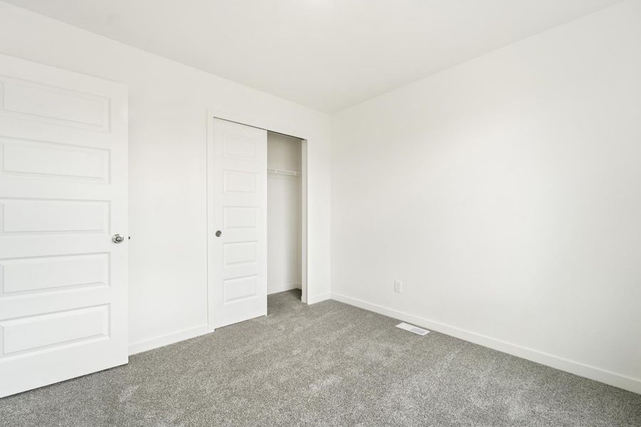 Spacious, unfurnished interior of a new home in Granary, Johnstown (Image 21).