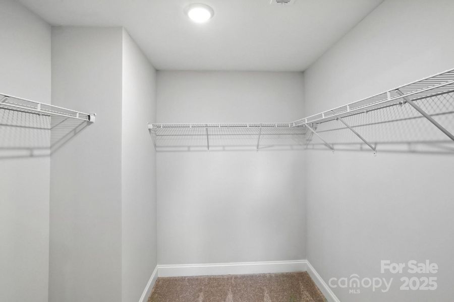 Image 39 of a home in Hampton Woods.