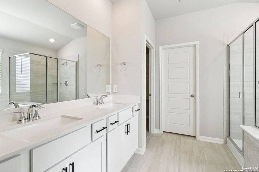 Furnished interior view inside a new home in Arcadia Ridge - Classic Series, San Antonio (Image 15).