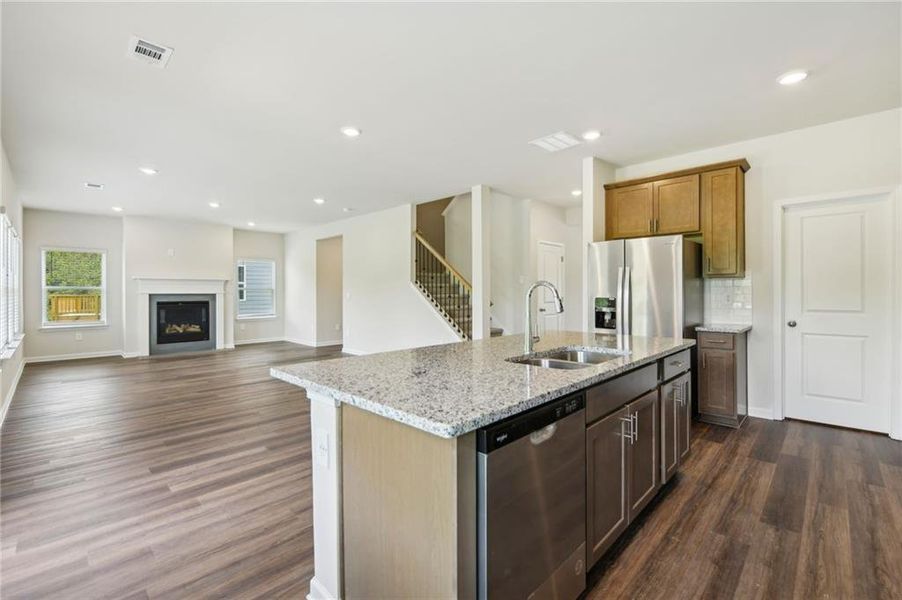 Furnished interior view inside a new home in Ivey Township, Dallas (Image 7).