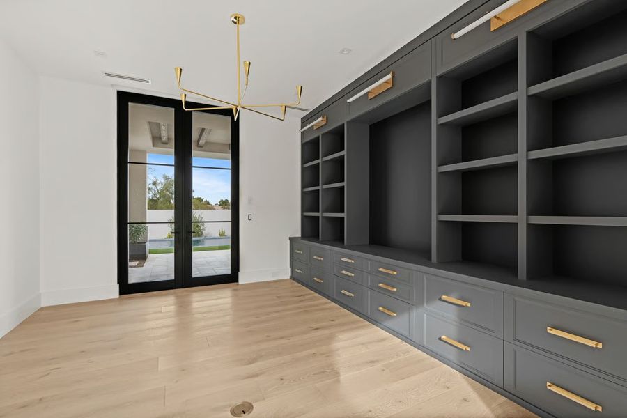 Representative furnished interior of a home built from the Hummingbird by BedBrock Developers in Bird Street Estates, Paradise Valley (Image 63). Representative furnished interior of a home built from the Hummingbird by BedBrock Developers in Bird Street Estates, Paradise Valley (Image 63).