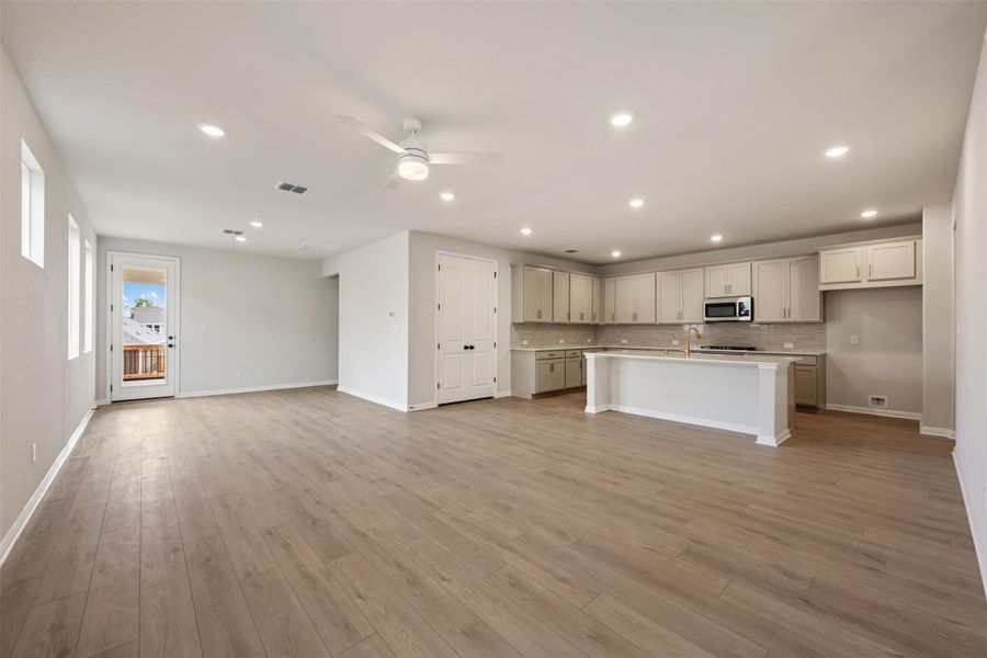 Spacious, unfurnished interior of a new home in Cannon Ranch, Dripping Springs (Image 19).