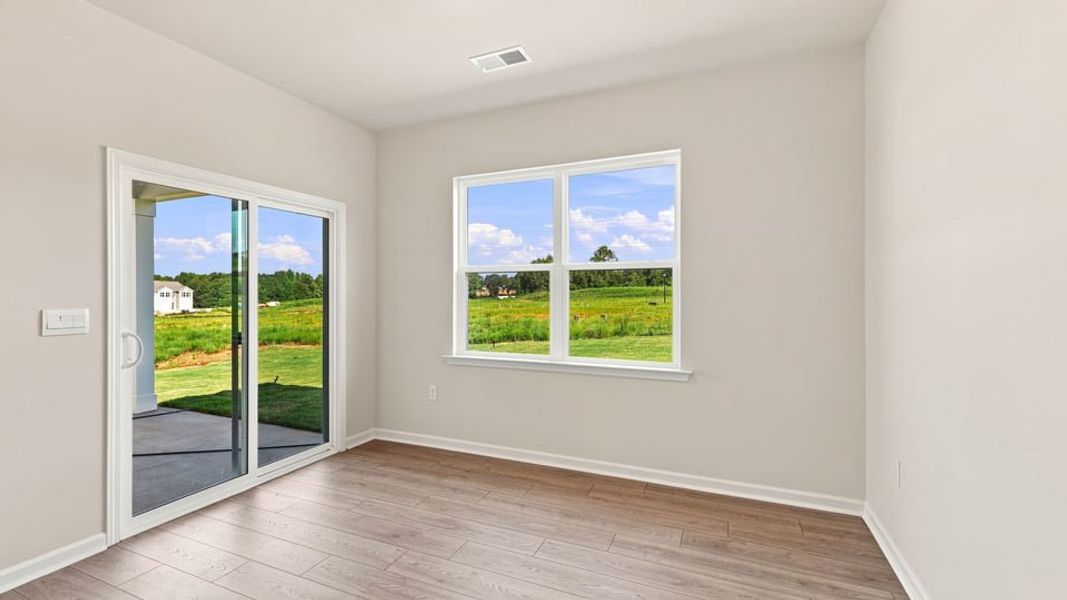 Spacious, unfurnished interior of a new home in Hunters Ridge, Woodruff (Image 25).