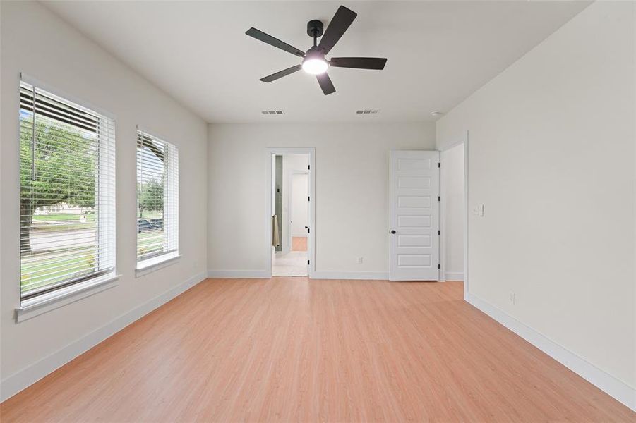 Spacious, unfurnished interior of a new home in , Forney (Image 24).
