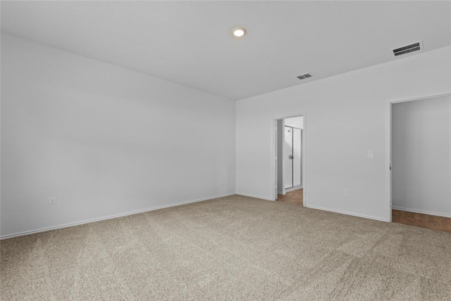 Spacious, unfurnished interior of a new home in , Kyle (Image 31).