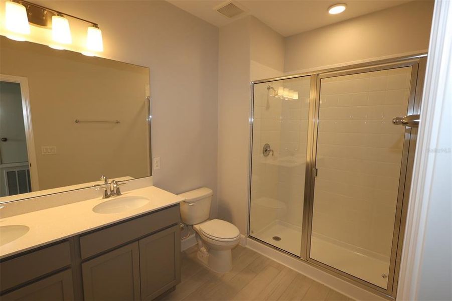 Furnished interior view inside a new home in Bay Lake Farms, St. Cloud (Image 12).