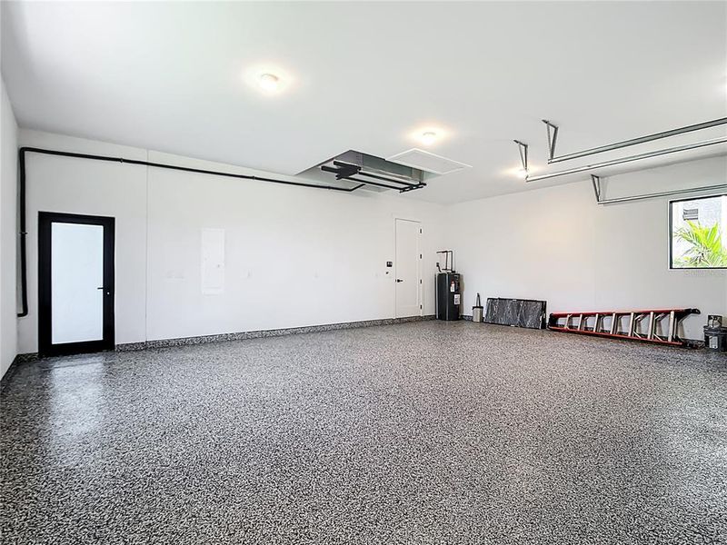 Spacious, unfurnished interior of a new home in , Englewood (Image 47).