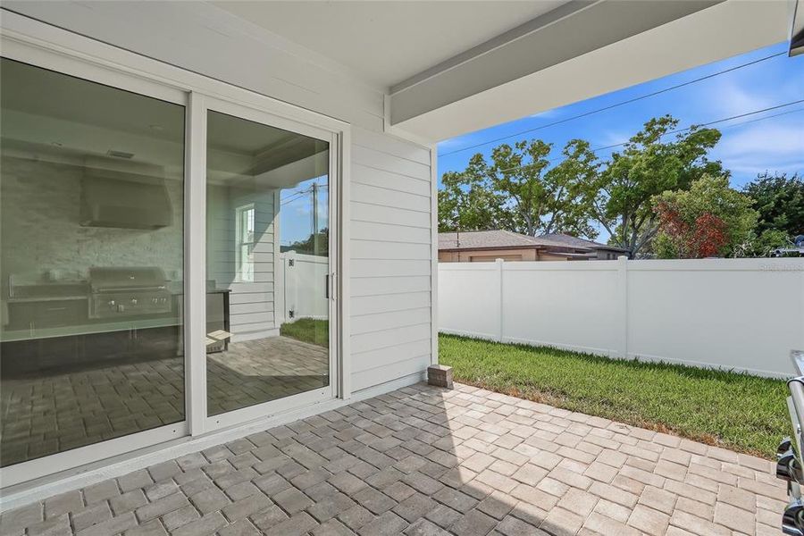 Exterior details and patio area of a home in , St. Petersburg (Image 31).